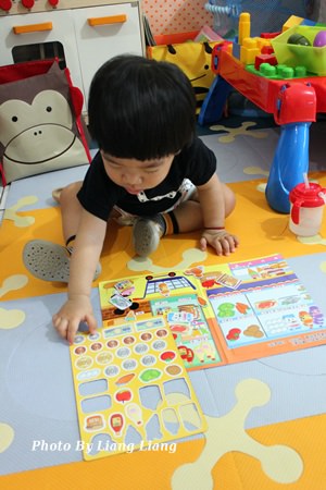 小小亮私物(1Y5M)♥日本阿卡將米奇磁鐵玩具書